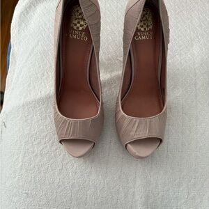Vince Camuto Women's Peep Toe Platform Heels - Light Taupe Fabric.